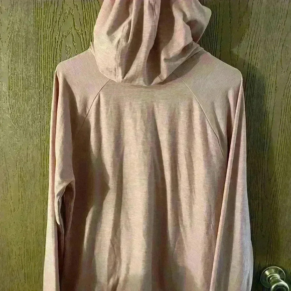 Lightweight, hooded shirt - Picture 3 of 5